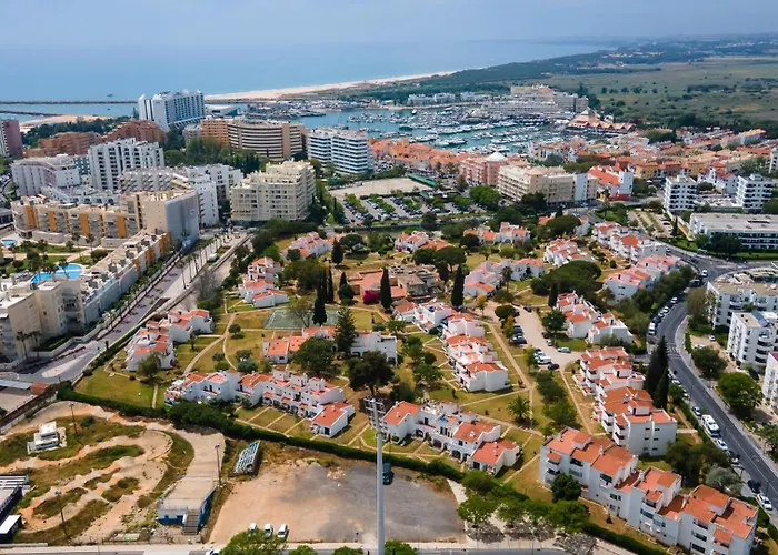 2 Bdr Vilamoura Escape W Balcony By Lovelystay Quarteira