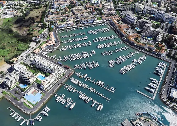 2 Bdr Vilamoura Escape W Balcony By Lovelystay شقة