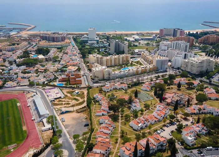 2 Bdr Vilamoura Escape W Balcony By Lovelystay شقة